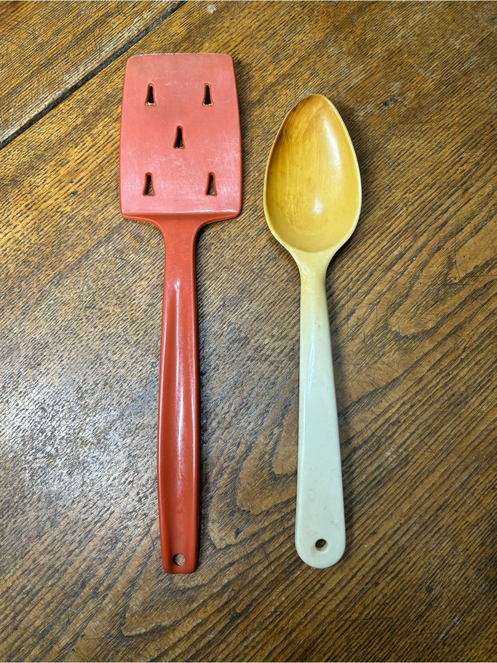 Vintage Red Spatula & Cream Serving Spoon - 2-Piece Kitchen Utensil Set